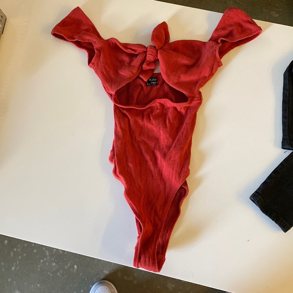 Keyhole bodysuit